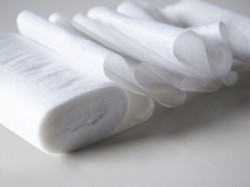 Бинт стерильный фиксирующий из нетканого полотна р. 5мх7см